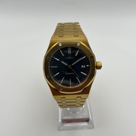 Gold and Black Oak